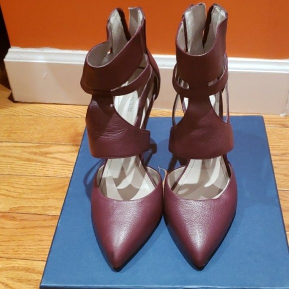 Burgundy Color Pour La Victoire Zanie Cut-Out Pump - Picture 3 of 8